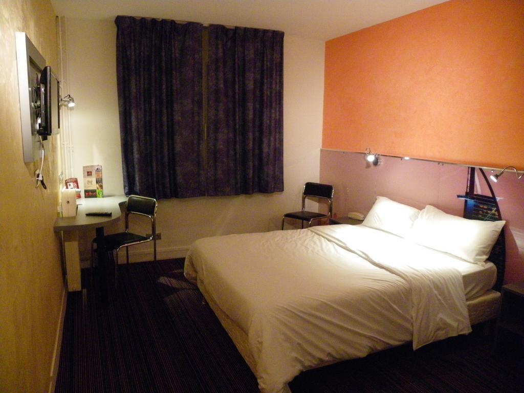 Hotel Logitel Saint-Doulchard Szoba fotó