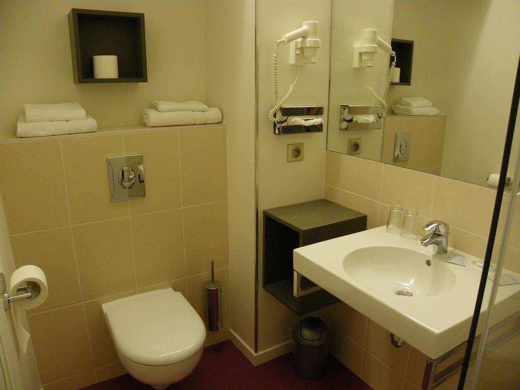 Hotel Logitel Saint-Doulchard Szoba fotó