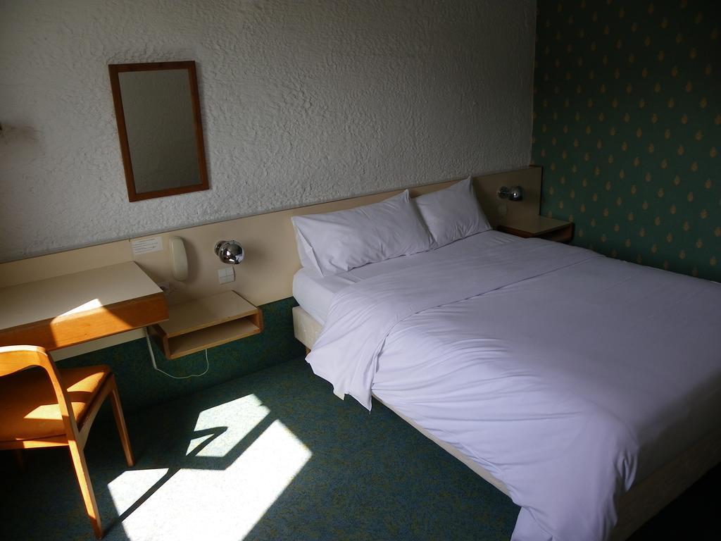 Hotel Logitel Saint-Doulchard Kültér fotó