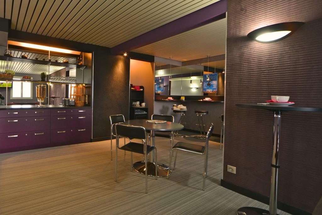 Hotel Logitel Saint-Doulchard Kültér fotó